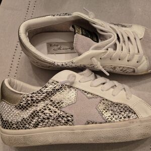 Vintage Havanas Stylish White and Gold Star Sneakers 6.5 Kate Ro Gold